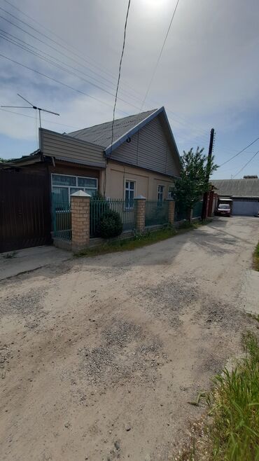 деревянные дома из бруса: Дом, 76 м², 4 комнаты, Агентство недвижимости, Косметический ремонт