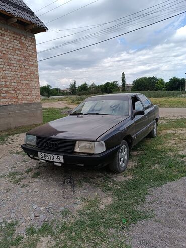 маленький автомобиль: Audi 100: 1988 г., 1.8 л, Механика, Бензин, Седан
