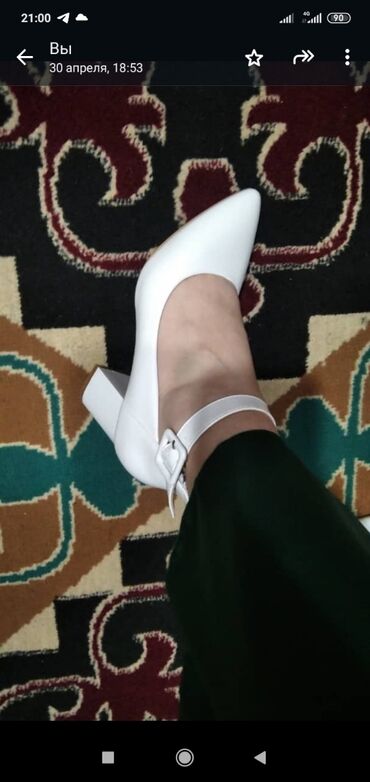 спортивная обувь женская: Туфли 37, цвет - Белый
