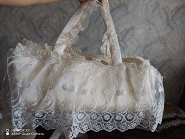 Qida məhsulları: Oğlan və qız üçün, Beşik, Yellənmə mexanizmsiz