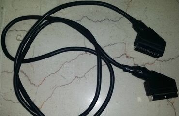 tek qulaq nausnik: Euro (SCART) AV kabel Televizor, videomaqnitofona qoşmaq üçün 21