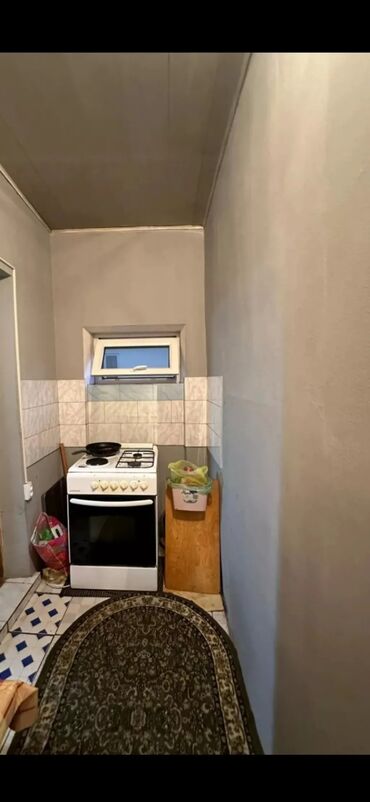 цены на недвижимость в бишкеке 2023: 70 м², 4 комнаты, Парковка, Сарай, Забор, огорожен