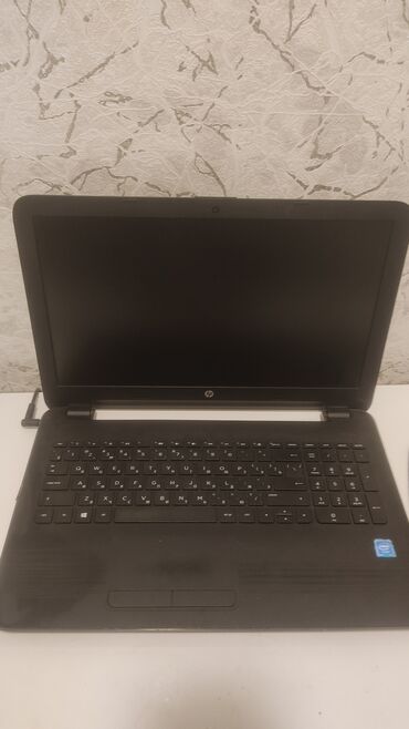 зарядное для ноутбука: Hp 250 g5 əla vəziyyətdədir cızıqı yoxdu 512 gb ssd intel celeron
