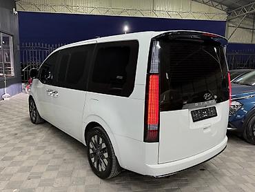 Продажа авто: Hyundai Staria: 2024 г., Автомат, Бензин — 6