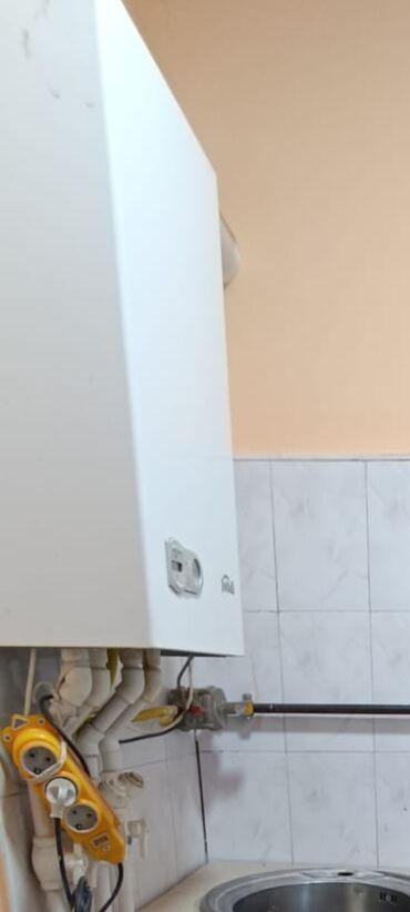 Divar kağızları: Kombi forelli satilir.unvan Yasamal.tam iwlek koc sebebi ile bawqa