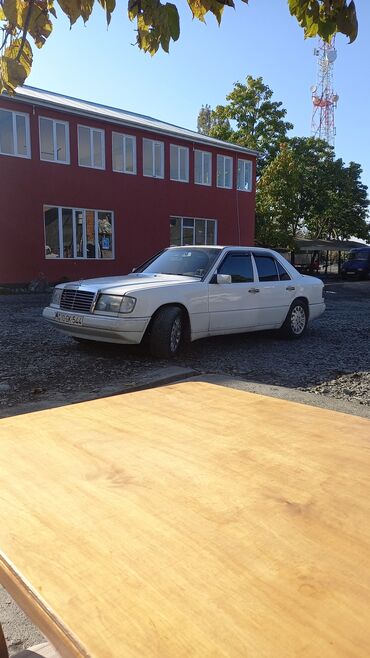zaqatala satilan evler 18000 azn: Mercedes-Benz E 230: 2.3 l. | 1990 il Sedan