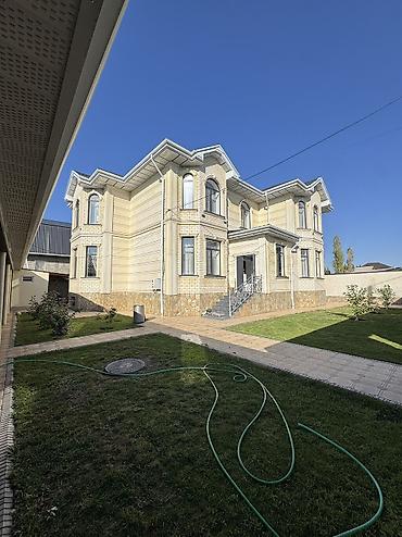 Продажа коттеджей и домов: 6 комнат и более, 270 м², 5 соток, Бишкек, Собственник — 4