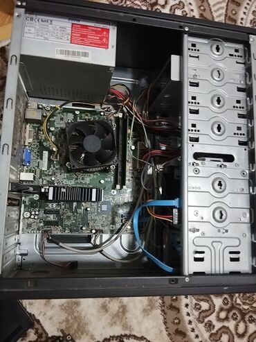 kompüter alisi: Masaüstü kompüter (ATX korpus) Komponentlər: - Korpus: qara rəngli