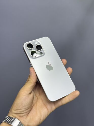 Apple iPhone: IPhone 15 Pro, Новый, 256 ГБ, Natural Titanium, Зарядное устройство, Защитное стекло, Чехол, В рассрочку, 88 %