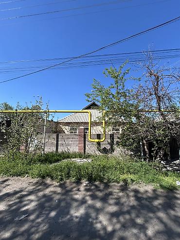 Продажа коттеджей и домов: Продаю дом в г.Кара-Балта Район почтового (ул.Кирова) Дом 60 кв.м + — 1