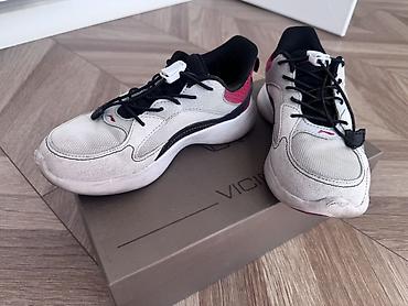 lining кроссовки: Кроссовки детские спортивные Li Ning - Размер: EUR 32 (US 1.5 — 2