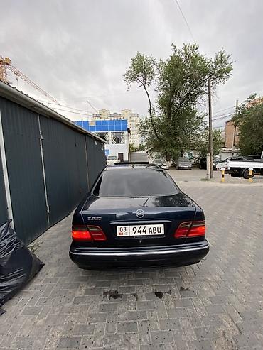 x class: Mercedes-Benz E-Class: 2001 г., 3.2 л, Автомат, Бензин, Седан — 3