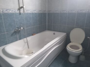 Həyət evləri və villaların satışı: Satılır: yaşayış evi və yanında fəaliyyət göstərən kiçik market binası — 19