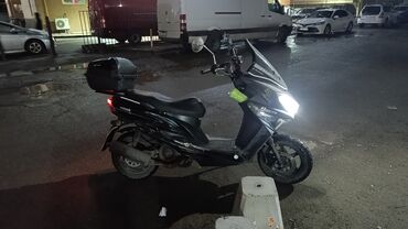мотоцикл классика: Скутер макси 
всё в идеале 
новое пробег 2000+
срочно