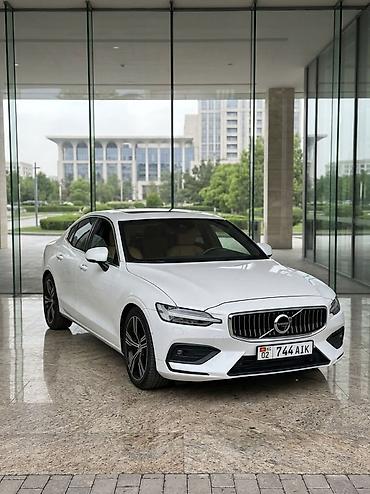 volvo 540: Volvo : 2019 г., 2 л, Автомат, Бензин, Седан — 3
