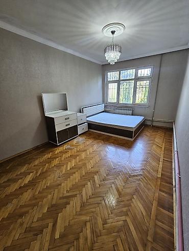 evler bine: Bakı, 7-ci mikrorayon, 3 otaqlı, Köhnə tikili, m. Dərnəgül, 75 kv. m — 8