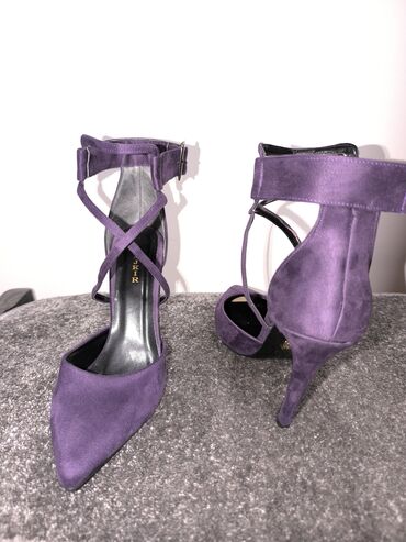 zenske sandale na stiklu metro: Pumps, 40