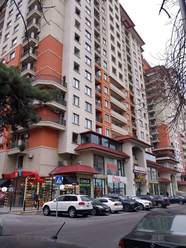 Uzunmüddətli kirayə mənzillər: Qaraev metrosuna yaxin 10 mertebeli binanın 1-ci mərtəbəsində yerləşən — 16