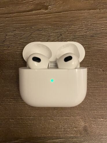 чехол для airpods на заказ: Original Apple Airpods 3-cü gen, rəngi şəkildəkindən bir az qaralıb