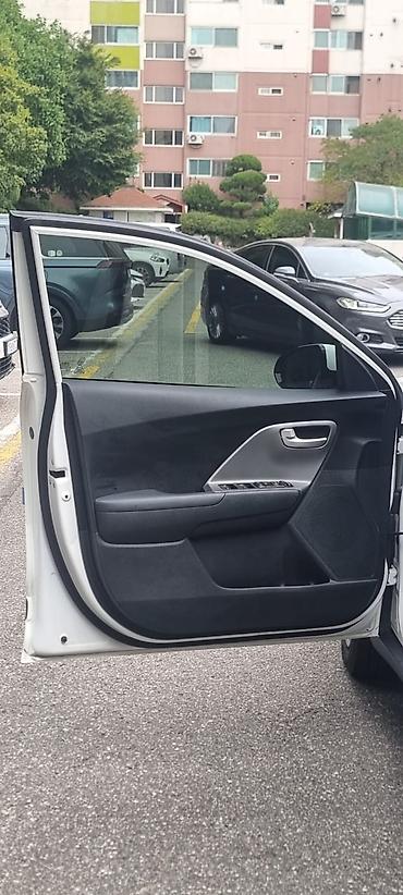 Kia: Kia Niro: 2021 г., Гибрид, Кроссовер — 16