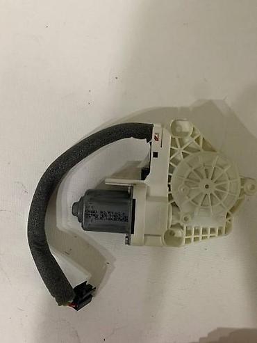 rolsue planeta: MOTOR PODIZAČA STAKLA ZA AUDI Q5 OD 2011. DO 2016. GOD. - 8KO959812A — 1