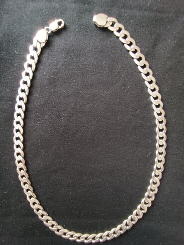 цепочки серебряные: Серебряная цепочка : вес - 78гр, длина - 58,5см ., ширина - 1см.