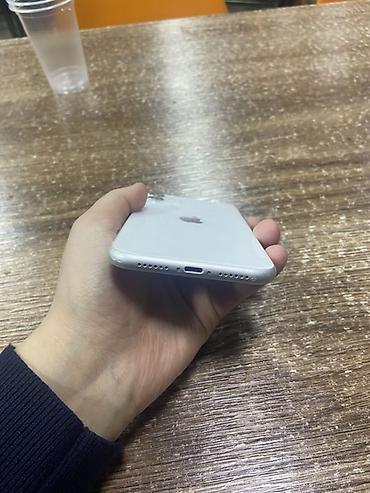 Apple iPhone: IPhone 11, Б/у, 64 ГБ, Белый, 71 % — 7