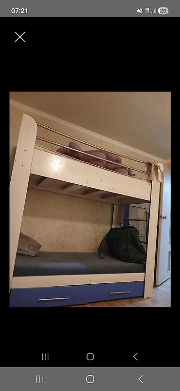 bunk bed: Двухъярусная детская кровать с нижними выкатными ящиками. - — 1