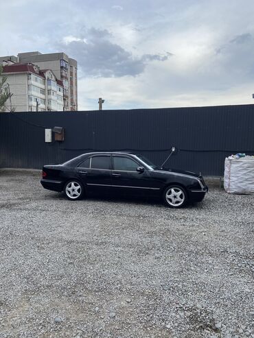 помпа на мерс: Mercedes-Benz E-Class: 2001 г., 2.6 л, Механика, Бензин, Седан