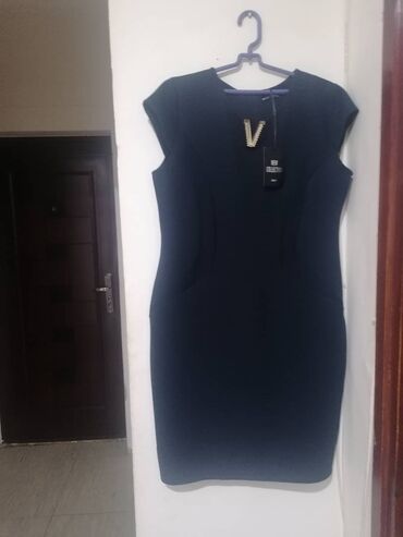pocepane moderne xs s: Nova haljina m, L bez etikete, ne providi se, lepsa uzivo