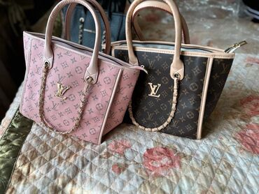 Классические сумки: Классическая сумка, Louis Vuitton, Турция, Материал: Искусственная кожа, Застежка на молнии, Множество карманов, Регулируемый ремень, Женские, Новый