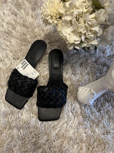 grubin novi modeli: Fashion slippers, H&M, 38