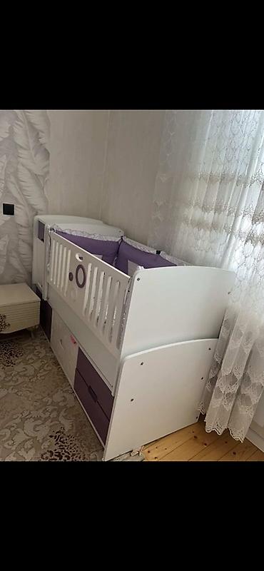 Beşiklər: Uşaq çarpayısı – çevrilə bilən beşik/komod tipli model - Rəng: ağ və — 1