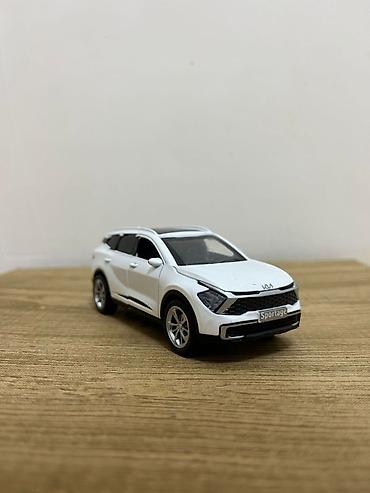 model 1: Kia Sportage mini model avtomobil - Miqyas: təqribi 1:32 (kompakt — 2