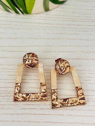 van cleef sırğa: Qadın sırğası 
H&M markasından alınıb, xaricdən gətirilib — 1