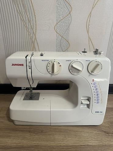 kvm switch: Швейная машина Janome, Механическая, Полуавтомат — 1