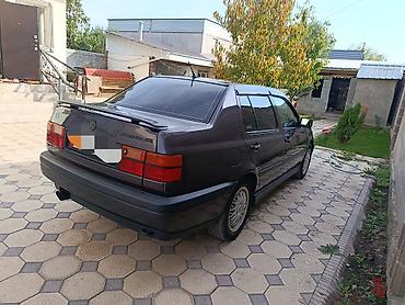 Volkswagen: Volkswagen Vento: 1994 г., 2 л, Механика, Бензин, Седан — 5