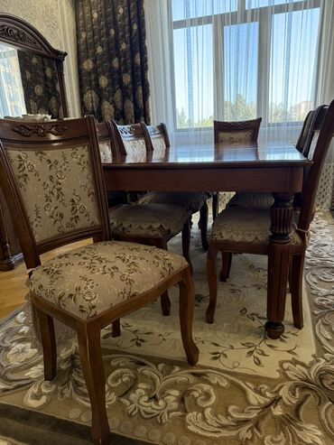 demir qapi islenmis: İşlənmiş, Masa və oturacaqlar