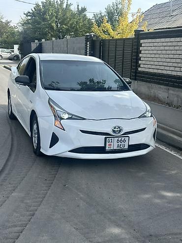 Toyota: Toyota Prius: 2016 г., Гибрид, Лифтбек — 2