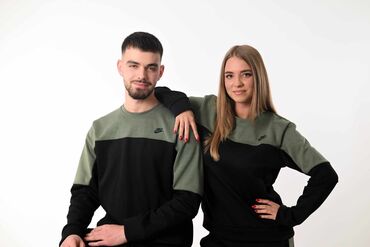 Gornji i donji deo: 3000 muske 
2800 zenske
S-xxl — 17