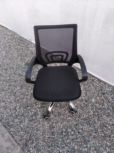 кресла парикмахерская: Комплект офисной мебели, Кресло, цвет - Черный, Б/у