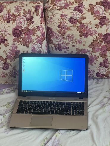 netbook ikinci el: İşlənmiş ASUS Zenbook, 15 ", Intel Celeron, 512 GB, Ünvandan götürmə