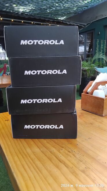 телефон за 1 сом: Motorola Razr2 V8, Новый, < 2 ГБ, цвет - Черный, 1 SIM