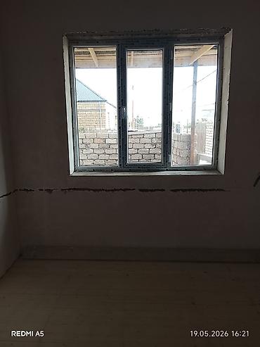 Həyət evləri və villalar: 4 otaqlı, 115 kv. m, Orta təmir — 3