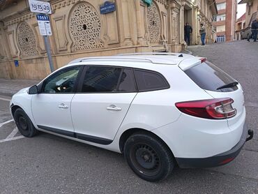 Renault: Renault Megane Grandtour (universa), ağ rəng Dizel dCi Xüsusiyyətlər — 2