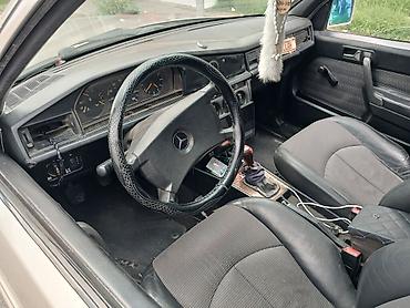 mercedes 208 d: Mercedes-Benz 190 (W201): 2 l | 1990 il Sedan — 4
