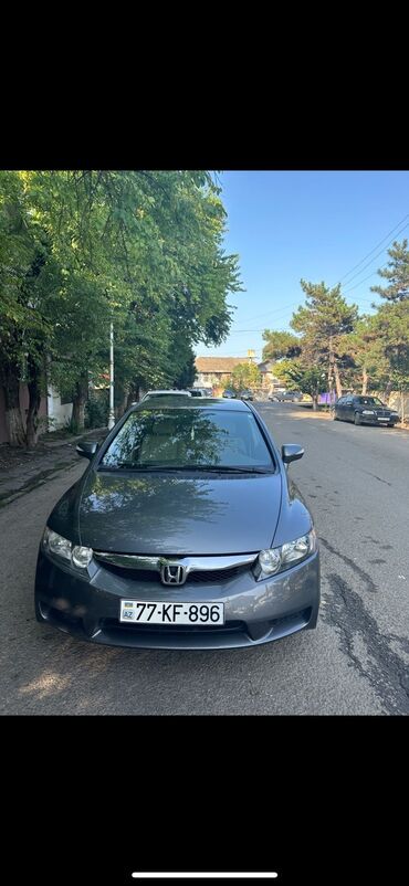 kredit masinlar ilkin odenis 1000 vaz: Honda Civic: 1.3 l. | 2011 il | Sedan