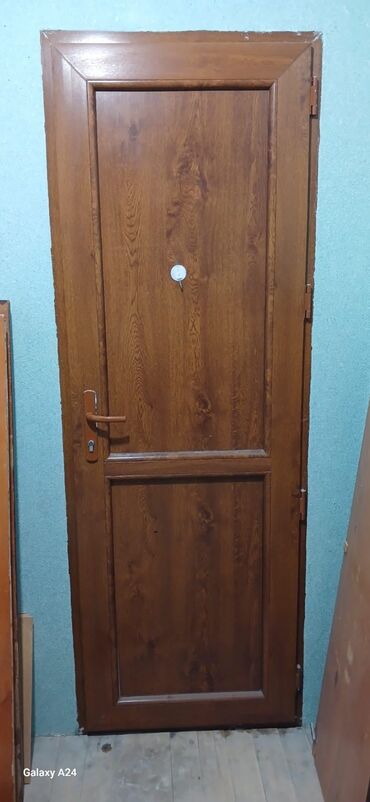 plastik qapi ikinci el: Plastik qapi 200/80sm
95azn 
Bine qes 3909 leli