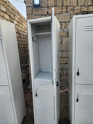 balkon skaf: Metal geyim dolabı / şkafı təqdim olunur. İki bölməli konstruksiyaya — 3