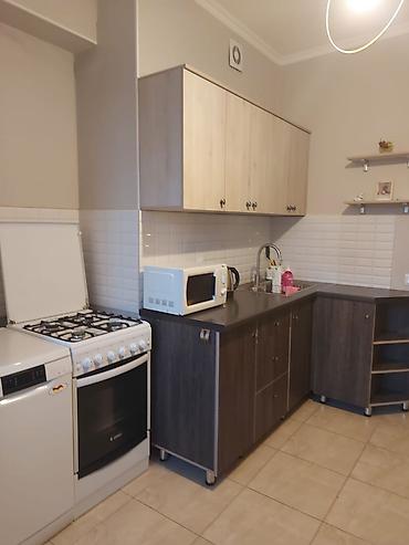 Продажа квартир: 3 комнаты, 100 м², Юг-2 мкр Элитка, 2 этаж — 1